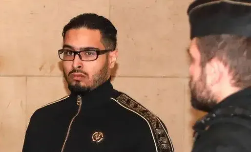 Jugé en visioconférence, il était poursuivi pour "outrages" et "menaces de mort" sur ce surveillant.