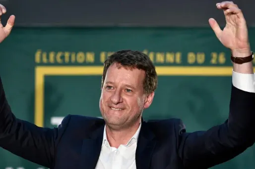 Dans une interview au Parisien, Yannick Jadot, chef de file d'EELV, dit être "totalement derrière David Belliard".
