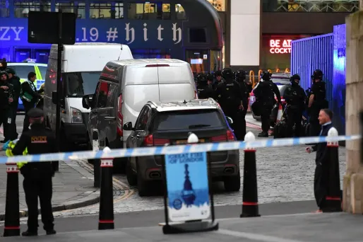 La police se déploie dans le cenre de Londres après une attaque au couteau près du London Bridge