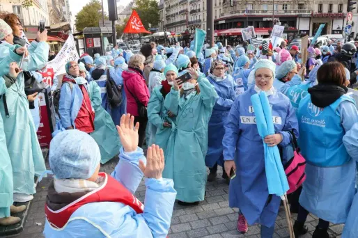 Les manifestants réclamaient notamment des revalorisations salariales.