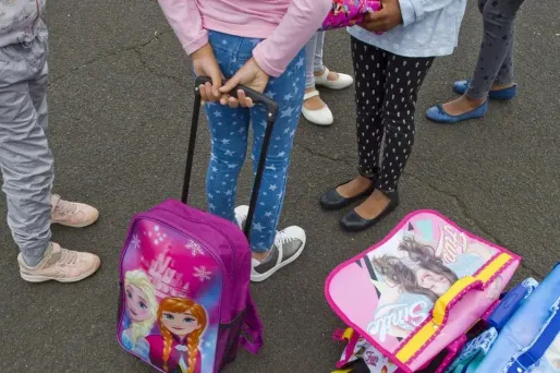 Une enseignante de l'école élémentaire Jules Verne d'Agde a été menacée de mort, insultée et frappée par les parents d'un élève de l'établissement.