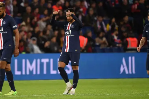 Le PSG écrase Angers 4-0 et consolide sa première place