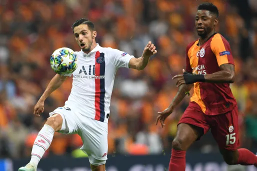 Pablo Sarabia (PSG) et Ryan Donk (Galatasaray)