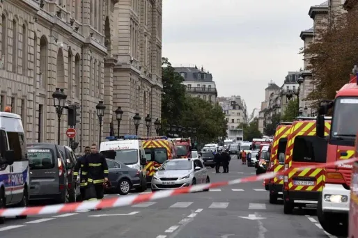 Selon le préfet de police, les conditions de sécurité à l'intérieur de la préfecture "sont absolues" et "ne sont pas en cause".