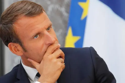 Emmanuel Macron est très présent ces derniers jours sur le thème du droit d'asile.