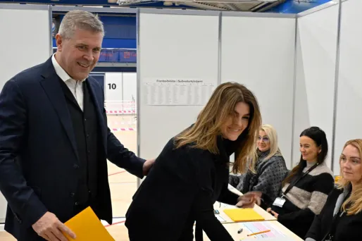 Les Islandais aux urnes après l'éclatement du gouvernement de coalition