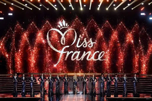 L’an dernier, Eve Gilles a offert au Nord-Pas-de-Calais sa quatrième consécration en remportant le titre de Miss France 2024 au Zénith de Dijon.