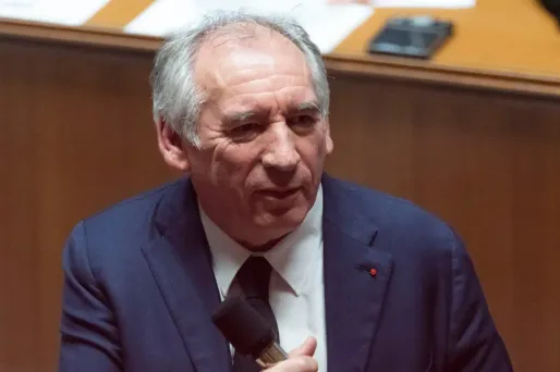 François Bayrou est venu vendredi par surprise dans le Pas-de-Calais pour assister à la célébration des 50 ans de la catastrophe minière de Liévin.