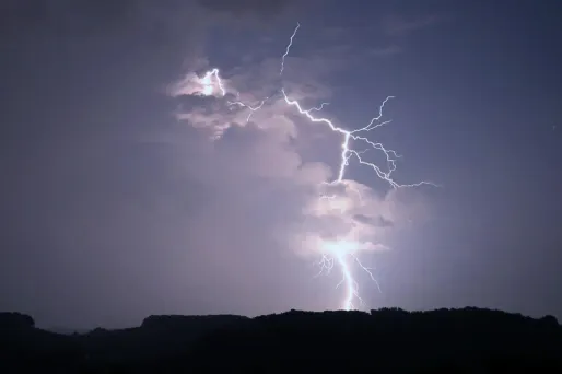 Pluies et orages : pas de dégâts majeurs dans le sud-est, vigilance orange dans le centre