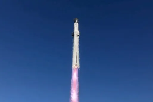 SpaceX réussit à rattraper le premier étage de sa mégafusée Starship mais perd le second