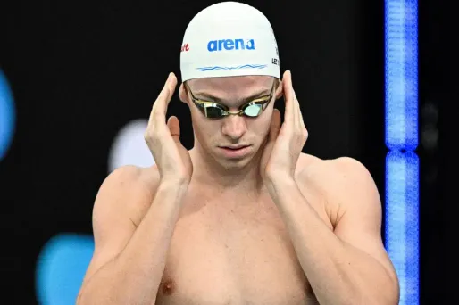 Natation : Léon Marchand réussit un nouveau triplé en quatre nages à Incheon, record de France en prime
