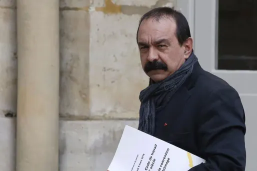 Le chef de file de la CGT a promis "une réponse appropriée" des syndicats face à la réforme de la SNCF.