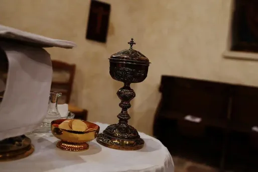 Le prêtre profitait de confessions ou d'entretiens spirituels pour toucher ses victimes (image d'illustration)