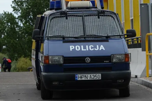 L'homme est allé voir directement la police.