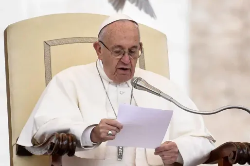 Le pape a livré une charge contre la presse, lundi.