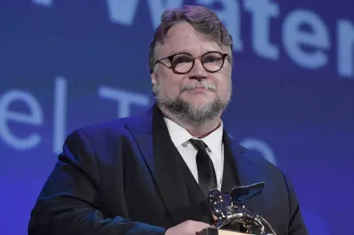 "Venise est une fenêtre sur le cinéma mondial et une opportunité pour célébrer sa force et son importance culturelle", a réagi Guillermo del Toro.