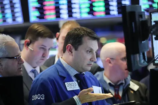 Vendredi, le Dow Jones Industrial Average, est passé dans le rouge après avoir grimpé de plus de 1%.