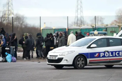 Affrontements à Calais : quatre migrants toujours entre la vie et la mort