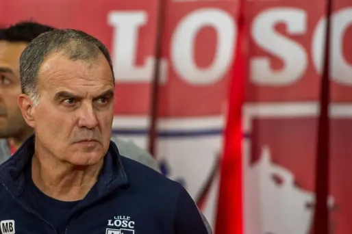 Marcelo Bielsa conteste son licenciement pour faute grave.