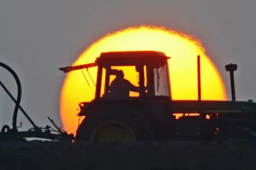En tracteur, il parvient à semer les gendarmes sur 32 kilomètres