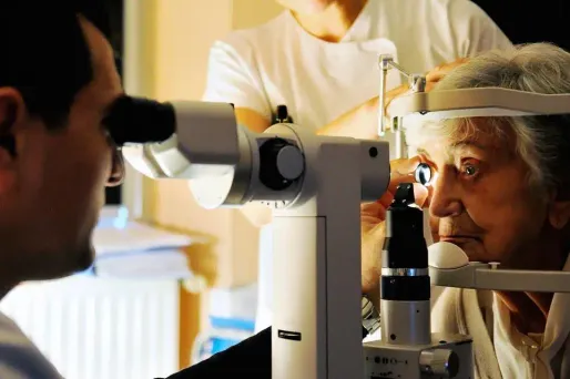 La loi prévoit déjà que les ophtalmologistes puissent confier à un orthoptiste les renouvellements de lunettes et lentilles pour les cas les plus simples