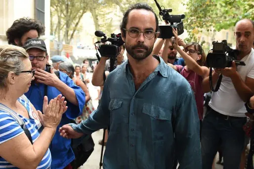 L'agriculteur Cedric Herrou a emprunté une autoroute qui  lui est interdite pour livrer des produits de sa ferme, selon son avocat.