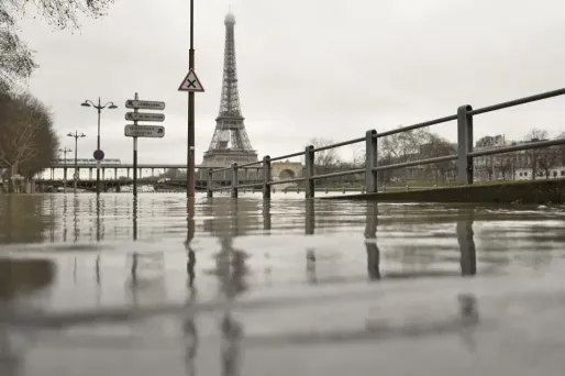 La décrue de la Seine entraînera des fermetures de routes la semaine prochaine à Paris.