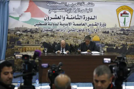 La décision revient maintenant au comité exécutif, seule instance habilitée à prendre les décisions engageant les Palestiniens dans le cadre du processus de négociation avec Israël.