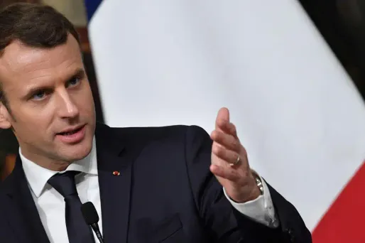Emmanuel Macron veut par ailleurs réorienter le colza et le tournesol vers l'alimentation plutôt que l'énergie.