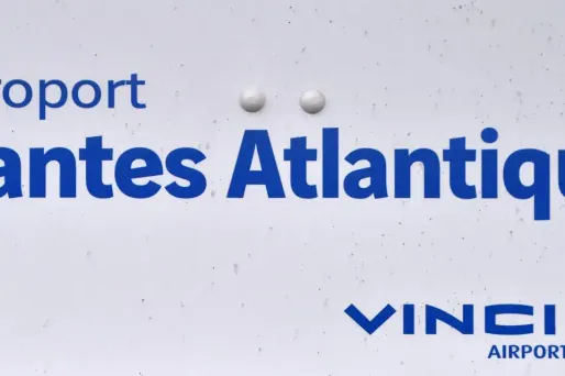 Après l'officialisation de cette décision, le groupe Vinci a déclaré qu'il se tenait "à la disposition de l'État". (Illustration)