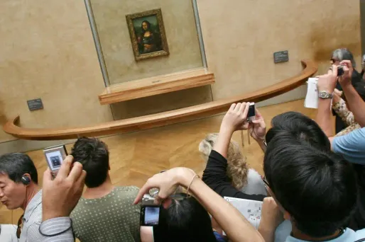 L'homme qui était nu au milieu des visiteurs, a été placé en garde à vue. (Illustration)