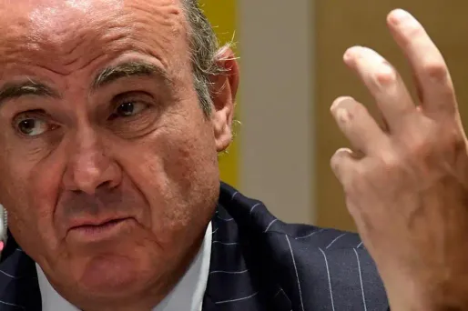 Le ministre espagnol de l'Économie, Luis de Guindos, assure que la crise de la Catalogne coûte économiquement "un milliard" d'euros à l'Espagne