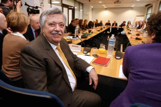 Claude Tendil, chargé des dossiers sociaux au Medef, estime qu'il faut une forte décote pour inciter les assurés à partir plus tard à la retraite.