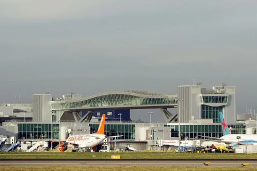 Un avion a roulé sur le pied d'un homme à Londres-Gatwick, mercredi après-midi.