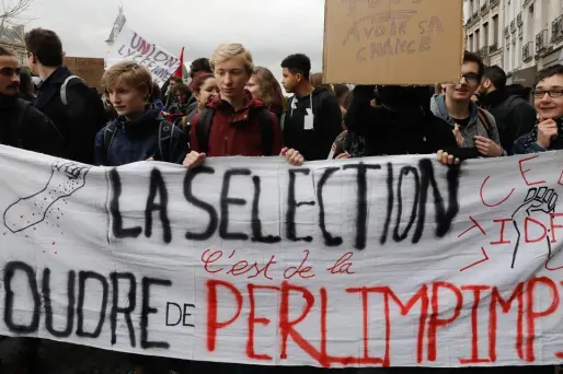 A Paris, la manifestation a réuni quelques centaines de personnes.
