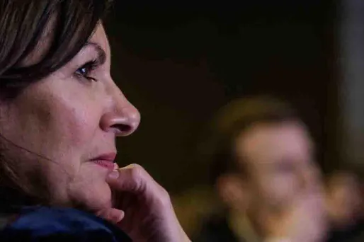 "En tant que maire de Paris, je me sens la responsabilité et le devoir de porter des débats", a expliqué mardi Anne Hidalgo.