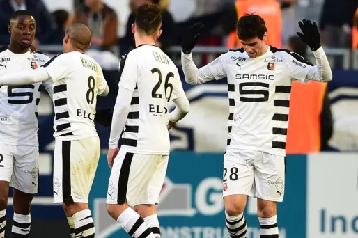 Yoann Gourcuff, à droite, n'a pas célébré son but contre son ancien club.