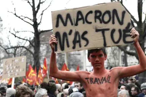 manifestation macron 1280