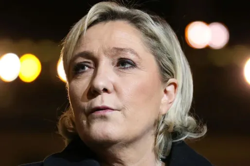 Marine Le Pen traverse une période de turbulences avant le congrès du FN.