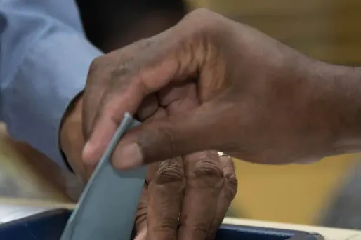 vote, Pointe-à-Pitre, crédit : HELENE VALENZUELA / AFP - 1280