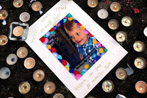 Pendant plus d'un mois, l'enfant de 3 ans a été le souffre-douleur du compagnon de sa mère.