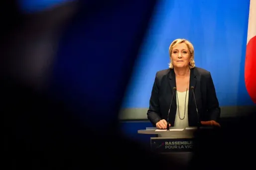 Dimanche à Lille, Marine Le Pen a proposé aux militants de rebaptiser le FN "Rassemblement national".