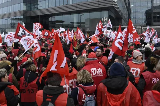 Manifestation FO devant le siège de Carrefour (1280x640)