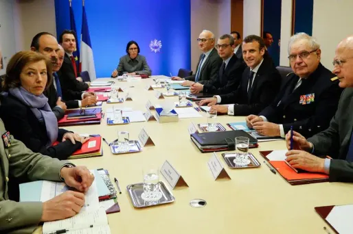 Après les frappes menées tôt, samedi, la France veut trouver une réponse politique à la crise syrienne.