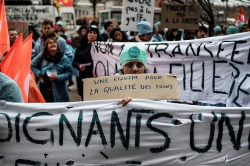 SUD appelle "tous les hospitaliers" qui le souhaitent à "participer en masse à la 'marée blanche'" organisée à Paris.