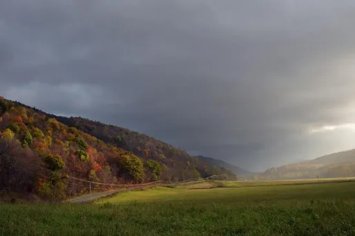 Sur le relief des Vosges, des Alpes du Sud et de la Corse ainsi qu'en Bourgogne Franche-Comté une impression de beau temps dominera samedi.