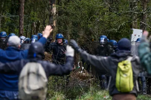 Depuis le début des expulsions il y a deux semaines, quelque 2.500 gendarmes sont mobilisés sur la ZAD.