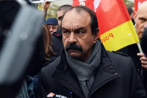 Philippe Martinez critique l'attitude d’Emmanuel Macron vis-à-vis des syndicats.