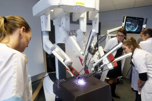 Médecins, professionnels, associations, élus sont conviés à y participer, au même titre que tout citoyen qui souhaite s’y inscrire.