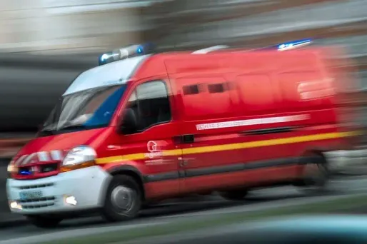 La personne décédée, dont on ignore l'identité, était seule à bord, ont précisé les pompiers.